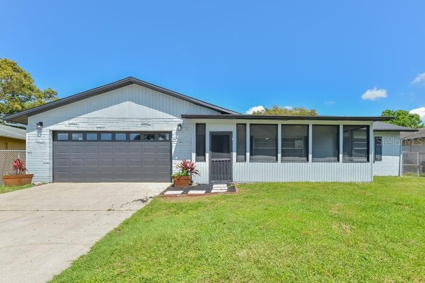 10423 CEDARHURST AVENUE ORLANDO, FL 32825