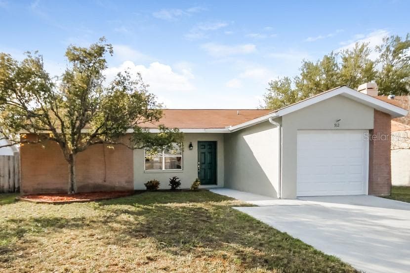 912 AXLEWOOD CIRCLE BRANDON, FL 33511