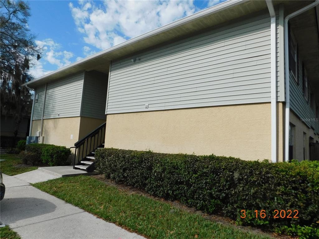 208 RED CEDAR PLACE UNIT 202 BRANDON, FL 33510