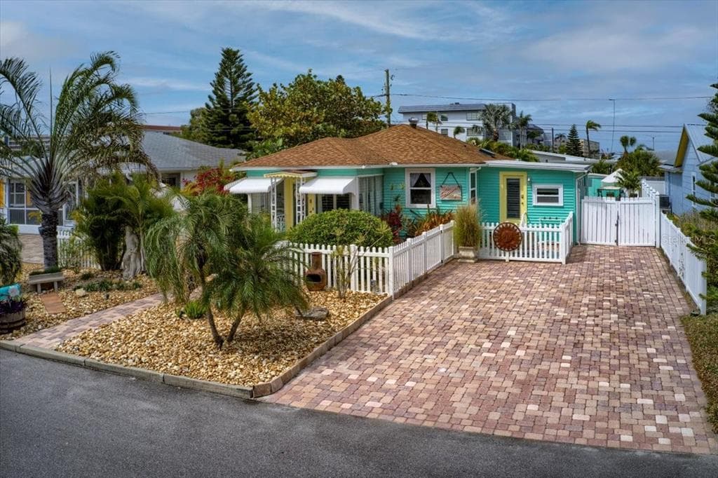 3041 DUPONT STREET S GULFPORT, FL 33707