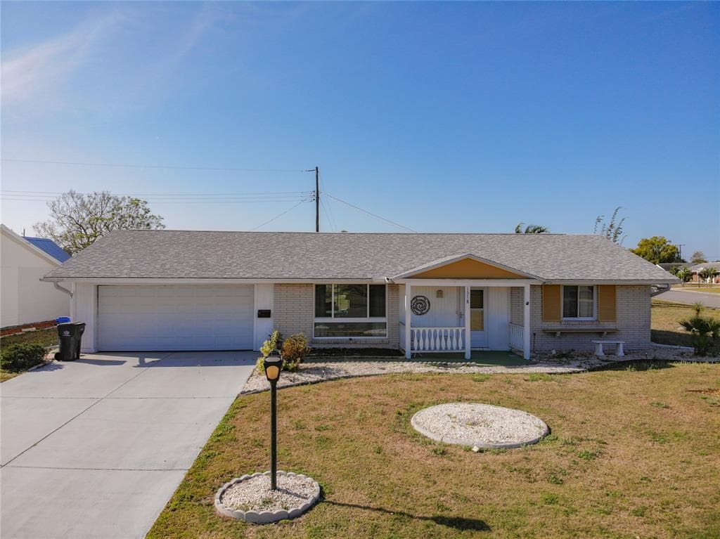 1518 ARROWHEAD DRIVE SUN CITY CENTER, FL 33573