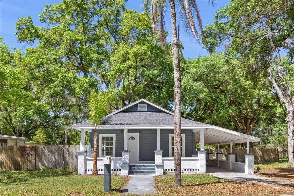1205 N SHANNON AVENUE PLANT CITY, FL 33563