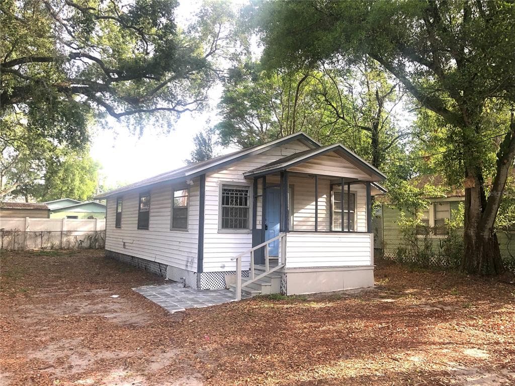 3202 E SHADOWLAWN AVENUE TAMPA, FL 33610