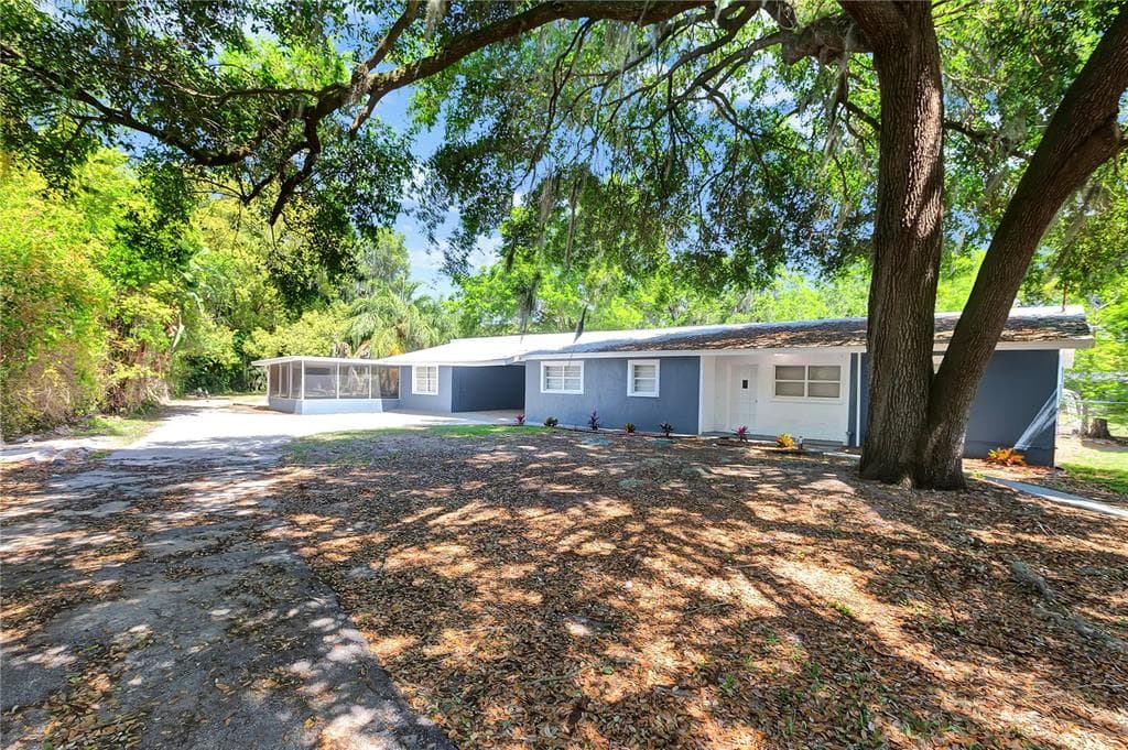 1133 HALCYON COURT LAKELAND, FL 33801