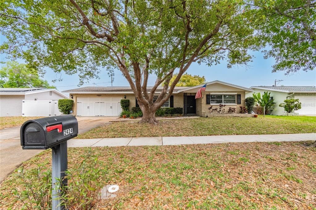2424 GLENANN DRIVE