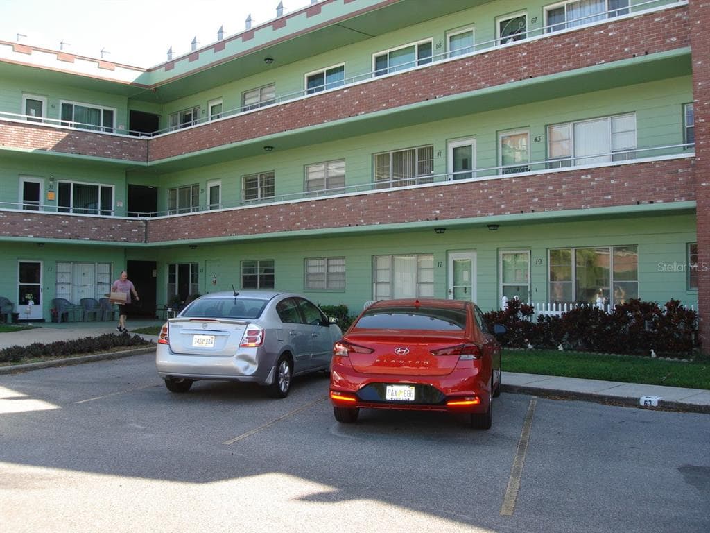 2359 FINLANDIA LANE UNIT 65 CLEARWATER, FL 33763