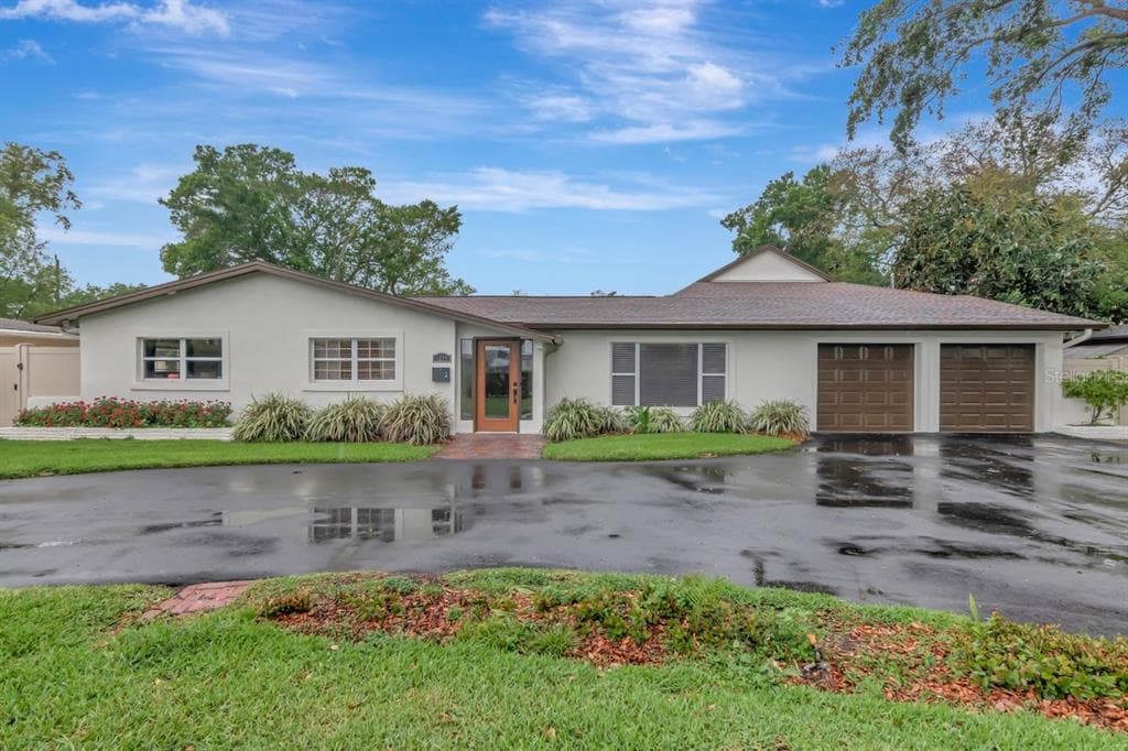 1288 SNELL ISLE BOULEVARD NE ST PETERSBURG, FL 33704
