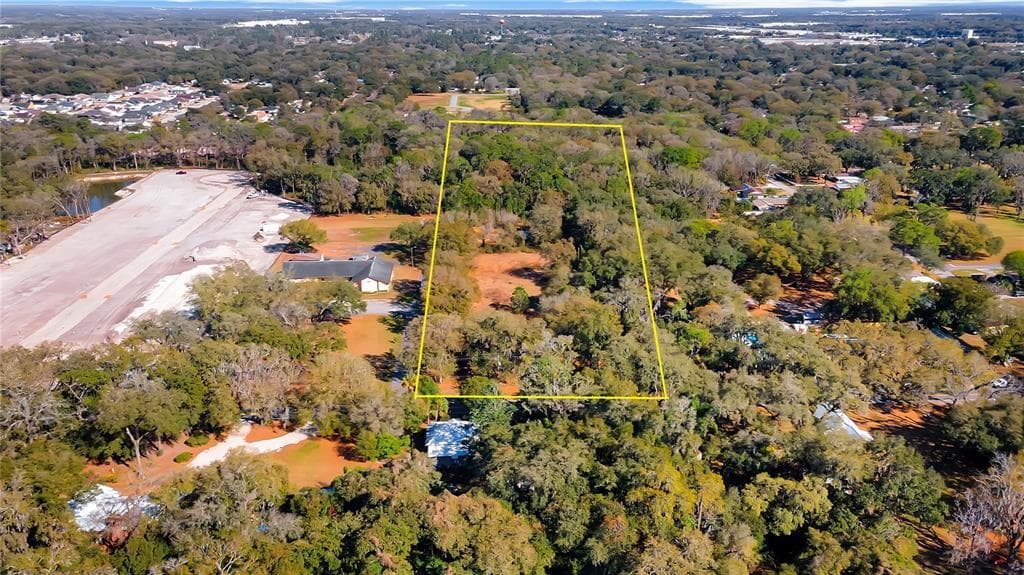 1308 N SHANNON AVENUE PLANT CITY, FL 33563