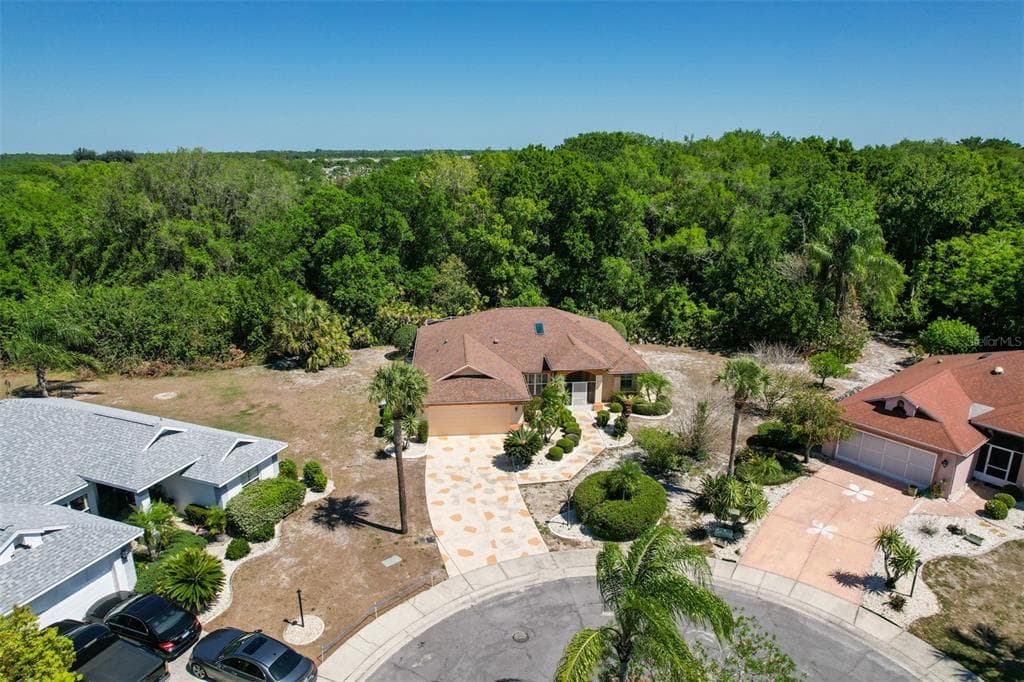 360 CALOOSA PALMS COURT SUN CITY CENTER, FL 33573