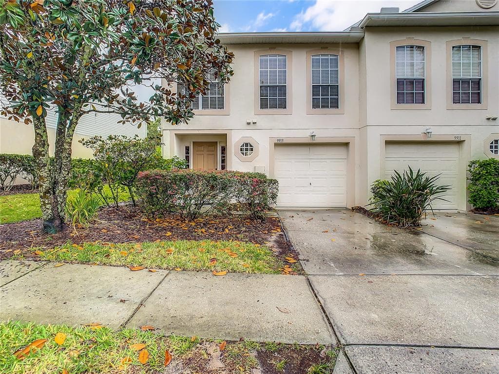 9913 ASHBURN LAKE DRIVE TAMPA, FL 33610