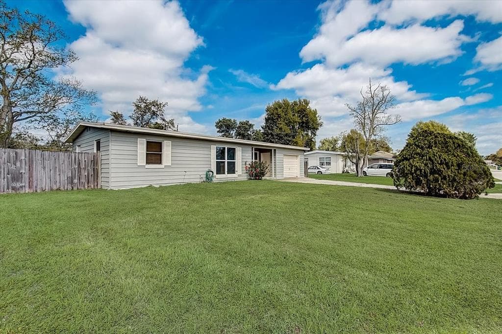 1068 EAGLES NEST AVE E DELTONA, FL 32725