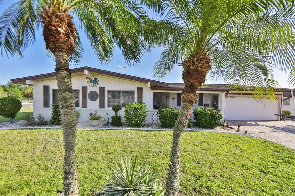 1423 SETON HALL DRIVE