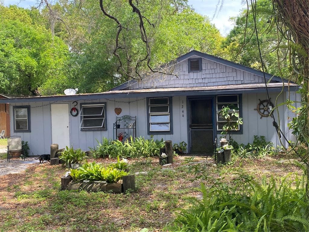 1246 HIGHLAND AVENUE NW TARPON SPRINGS, FL 34689