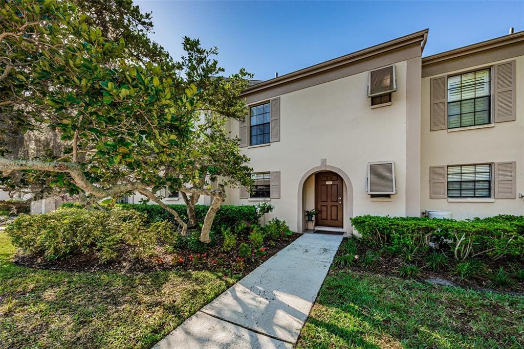 2490 HERON TERRACE UNIT 105F CLEARWATER, FL 33762