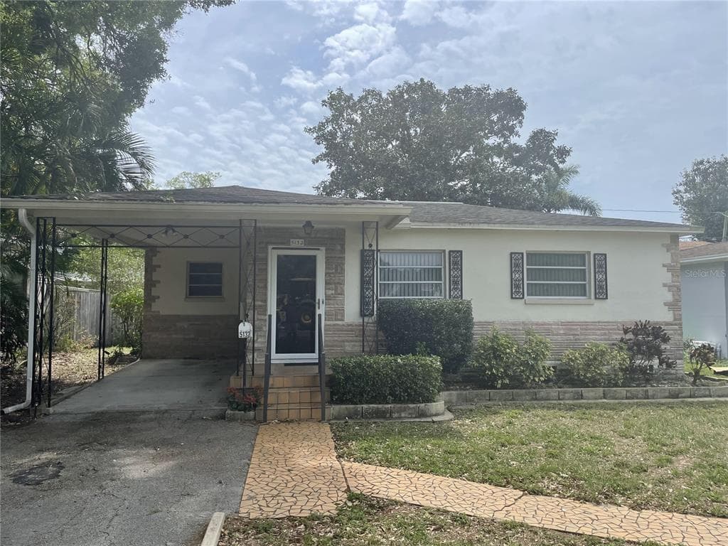 5132 OXFORD AVENUE N ST PETERSBURG, FL 33710