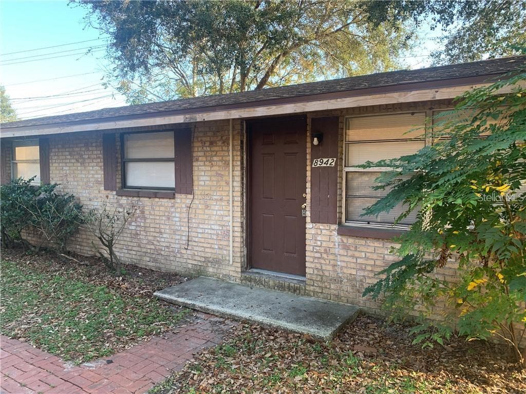 8936-8950 TEMPLE TERRACE HIGHWAY
