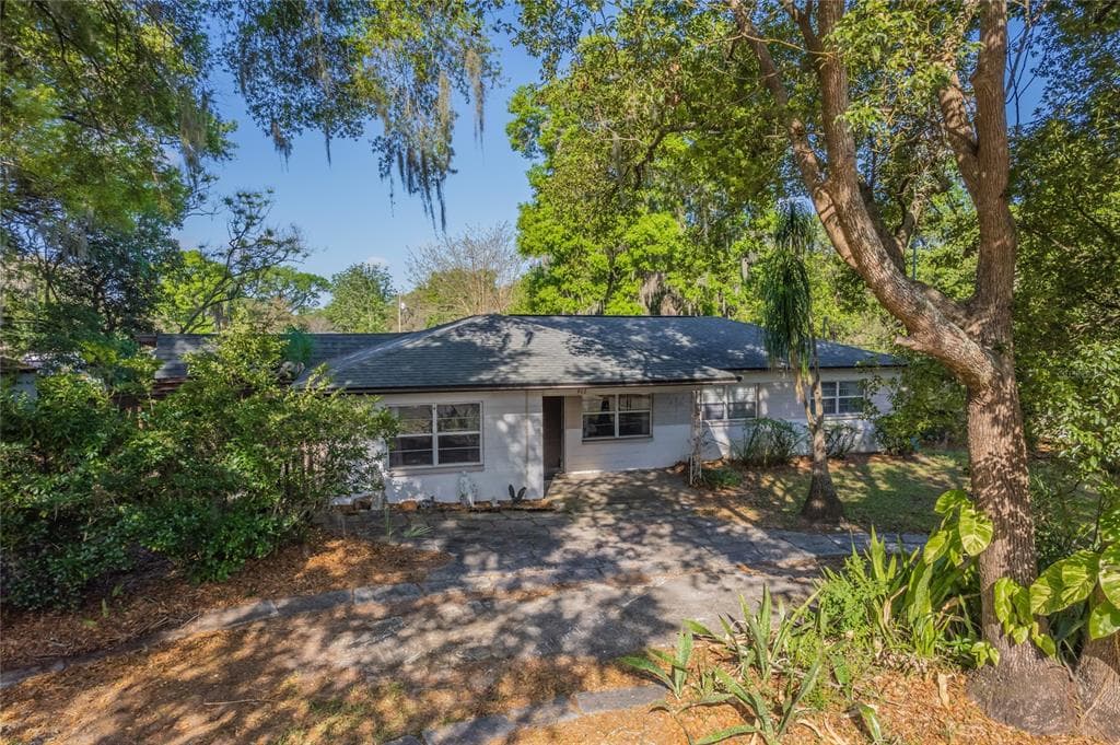 402 N OAKWOOD AVENUE BRANDON, FL 33510