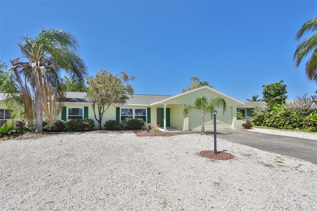 6524 SOLITAIRE PALM WAY