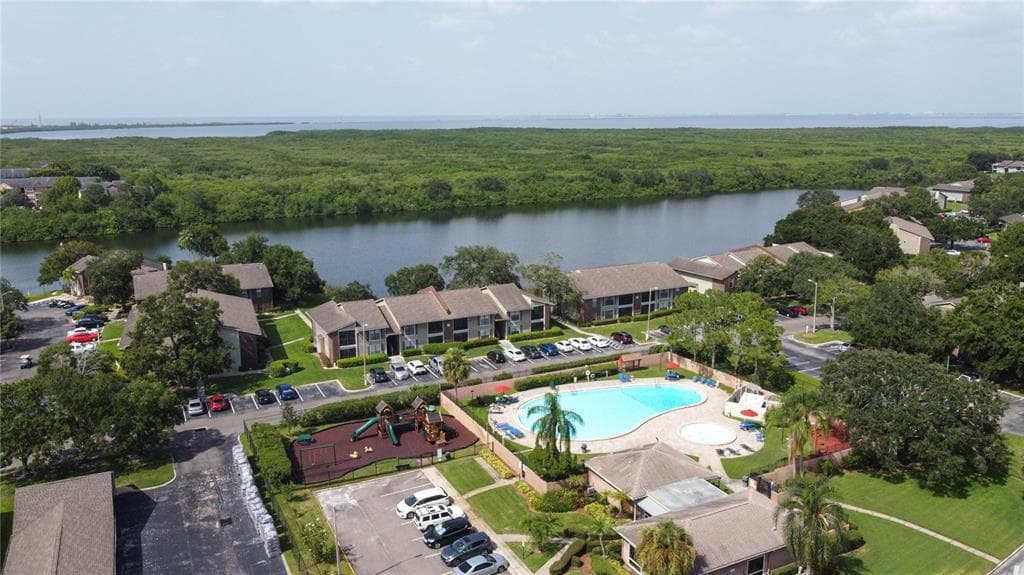 154 114TH TERRACE NE UNIT 154 ST PETERSBURG, FL 33716