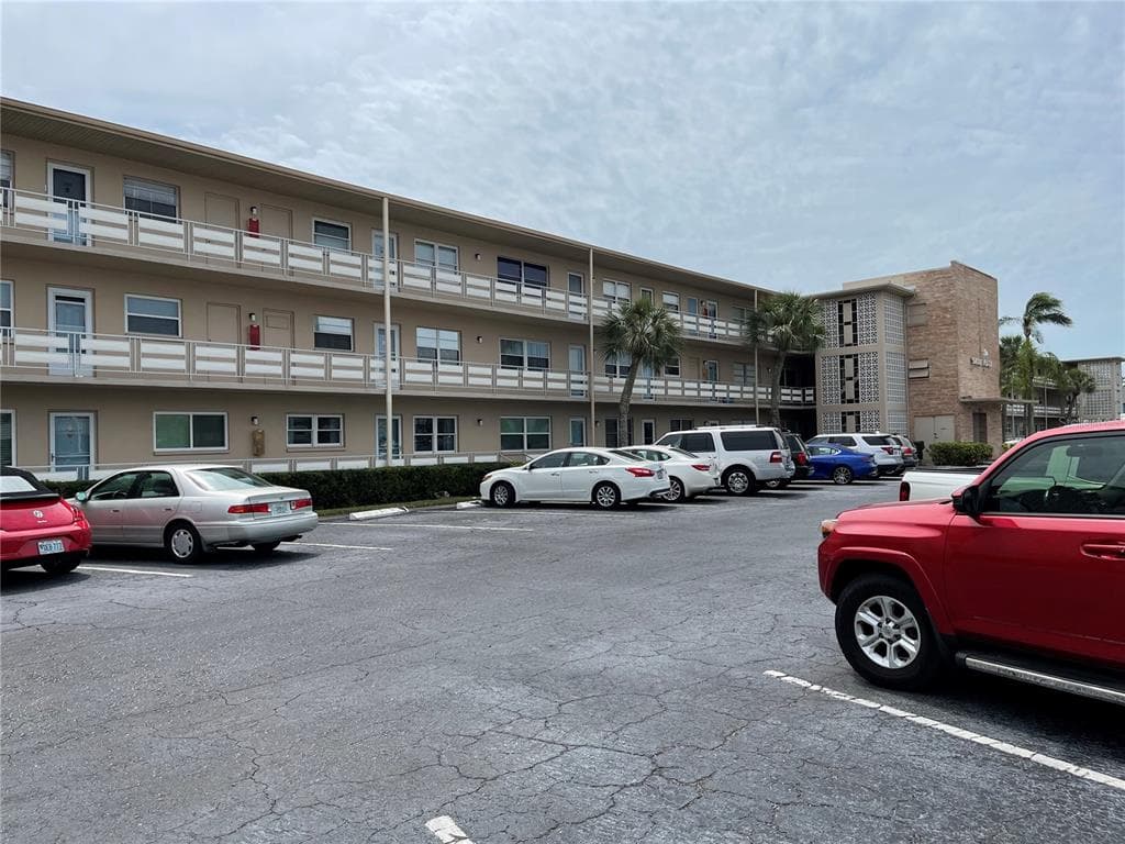 1893 SHORE DRIVE S UNIT 104 SOUTH PASADENA, FL 33707