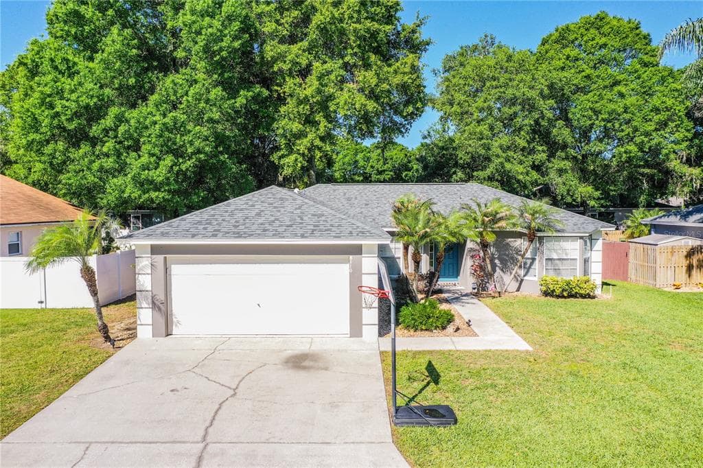 8110 WESTMONT AVENUE LAKELAND, FL 33810