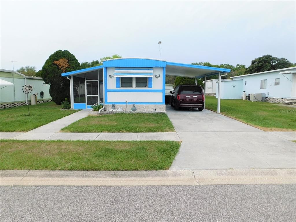 3829 KIM DRIVE WESLEY CHAPEL, FL 33543
