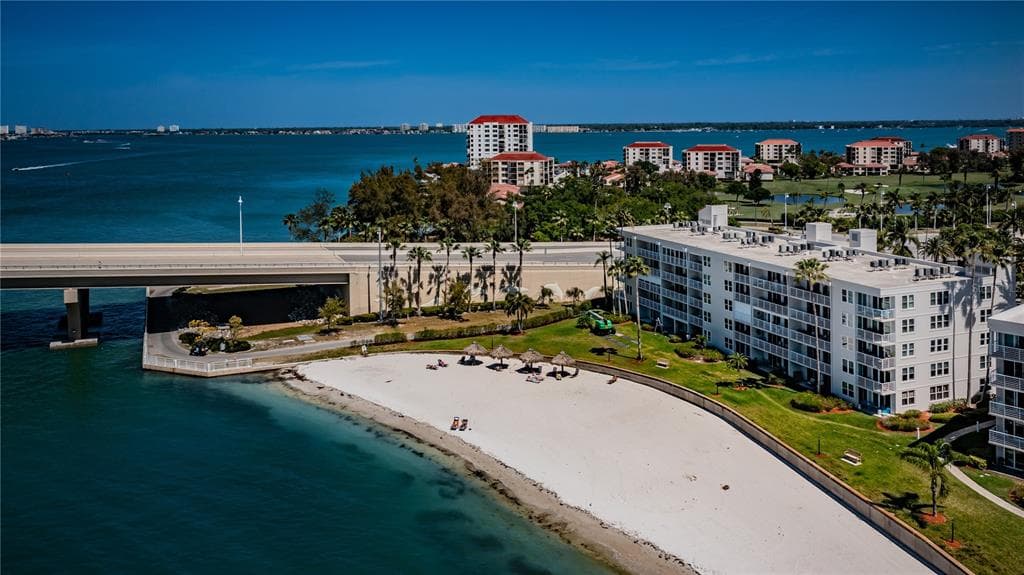 5701 BAHIA DEL MAR CIRCLE UNIT 204 ST PETERSBURG, FL 33715