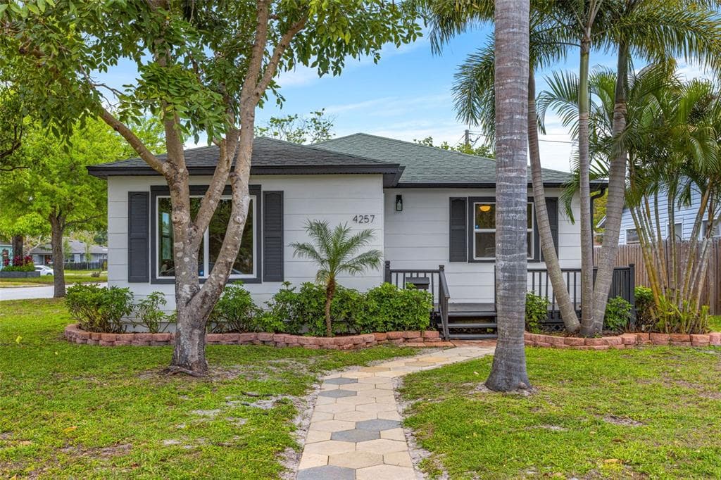 4257 DARTMOUTH AVENUE N ST PETERSBURG, FL 33713