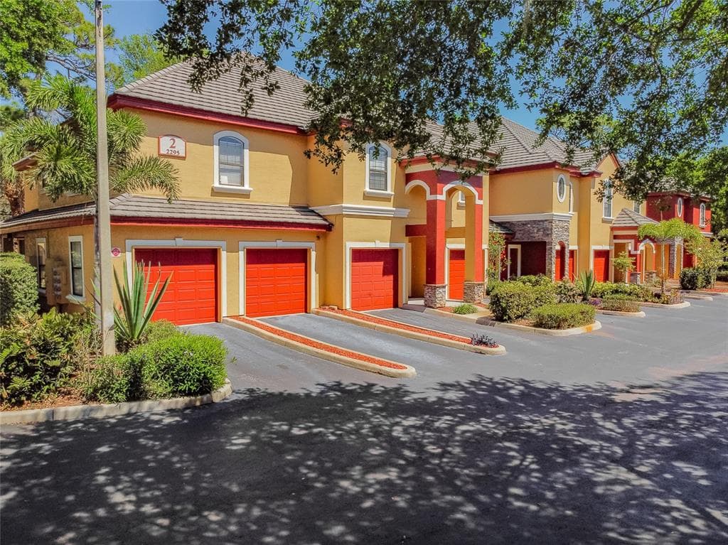 2295 TUSCANY TRACE UNIT 8 PALM HARBOR, FL 34683
