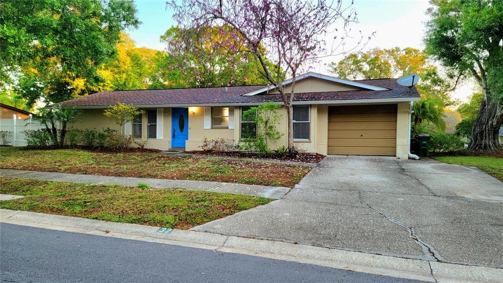 32 VALENCIA CIRCLE SAFETY HARBOR, FL 34695