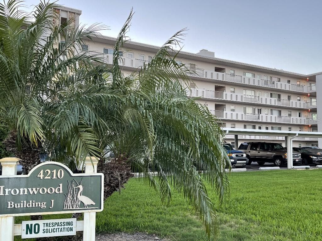 4210 IRONWOOD CIRCLE UNIT 103J BRADENTON, FL 34209