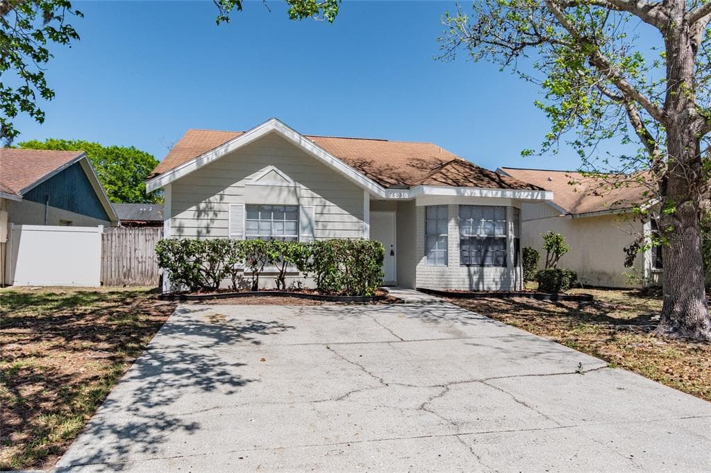 7603 CARACAL COURT TAMPA, FL 33625