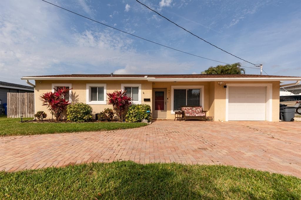 9654 2ND STREET N ST PETERSBURG, FL 33702