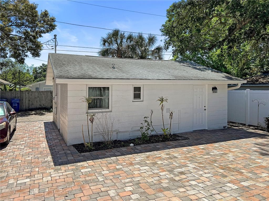 1504 20TH AVENUE N ST PETERSBURG, FL 33704