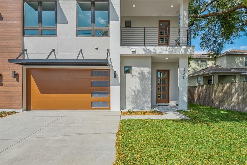 210 W AMELIA AVENUE UNIT D