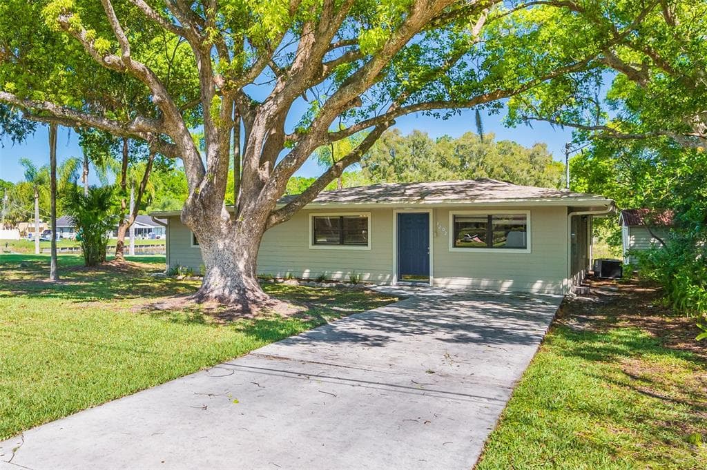 1202 MEMORY LANE LUTZ, FL 33549