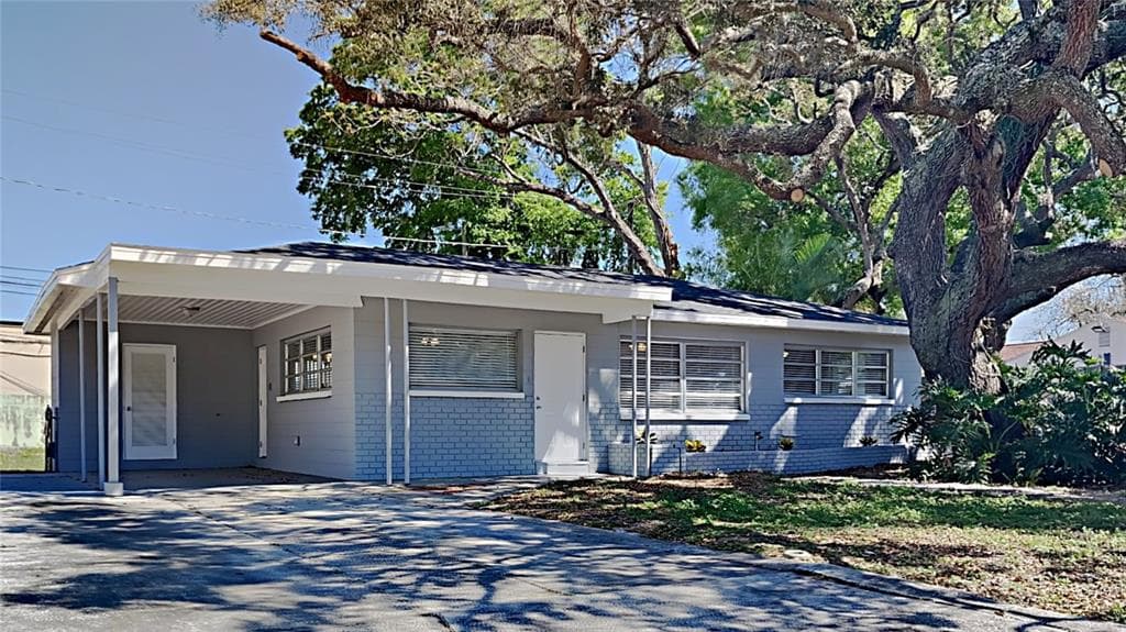 10407 N ASHLEY STREET TAMPA, FL 33612