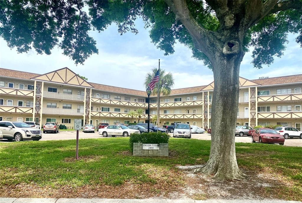 2464 AUSTRALIA WAY E UNIT 72 CLEARWATER, FL 33763