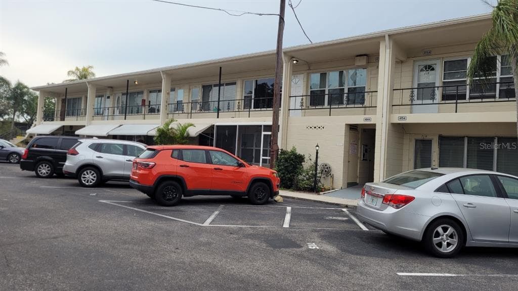 4144 56TH STREET N UNIT 811 KENNETH CITY, FL 33709