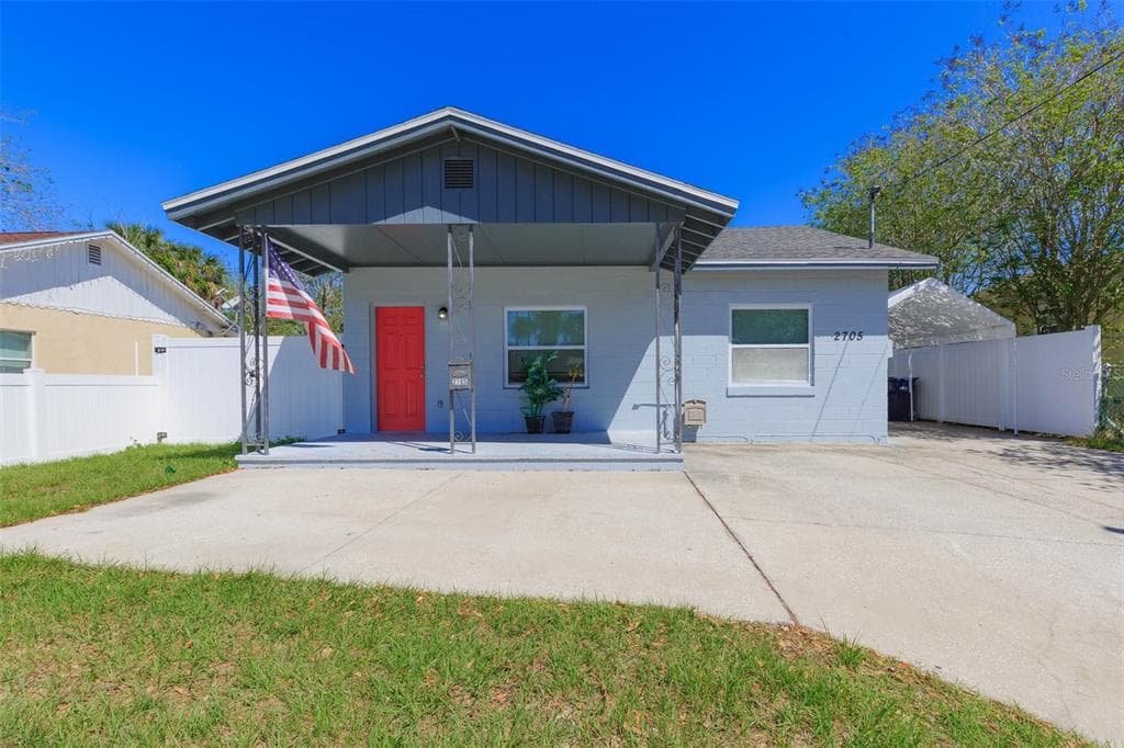 2705 W COLUMBUS DRIVE TAMPA, FL 33607