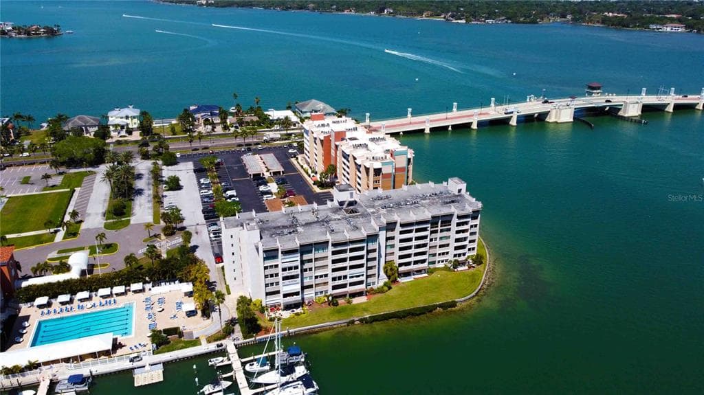 450 TREASURE ISLAND CAUSEWAY UNIT 406 TREASURE ISLAND, FL 33706