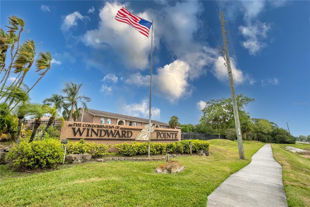 120 115TH AVENUE N UNIT 120 ST PETERSBURG, FL 33716