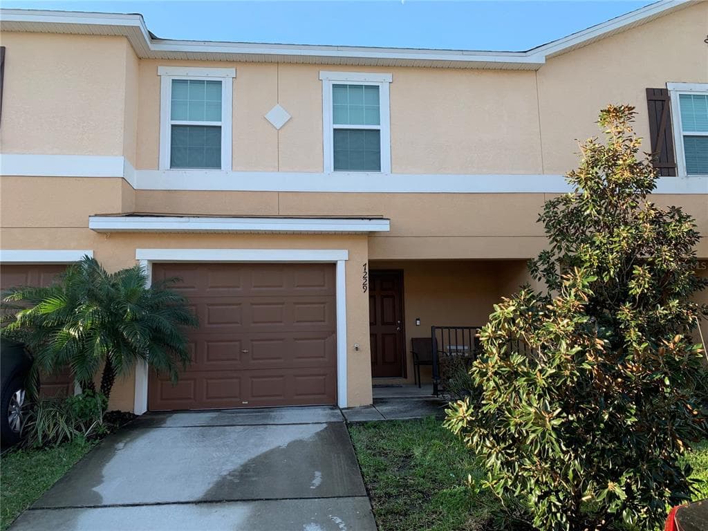 7229 MERLOT SIENNA AVE GIBSONTON, FL 33534