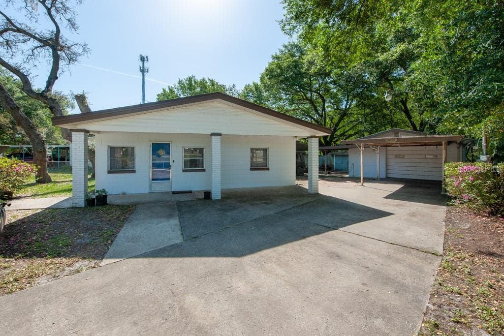2011 E 148TH AVENUE LUTZ, FL 33549