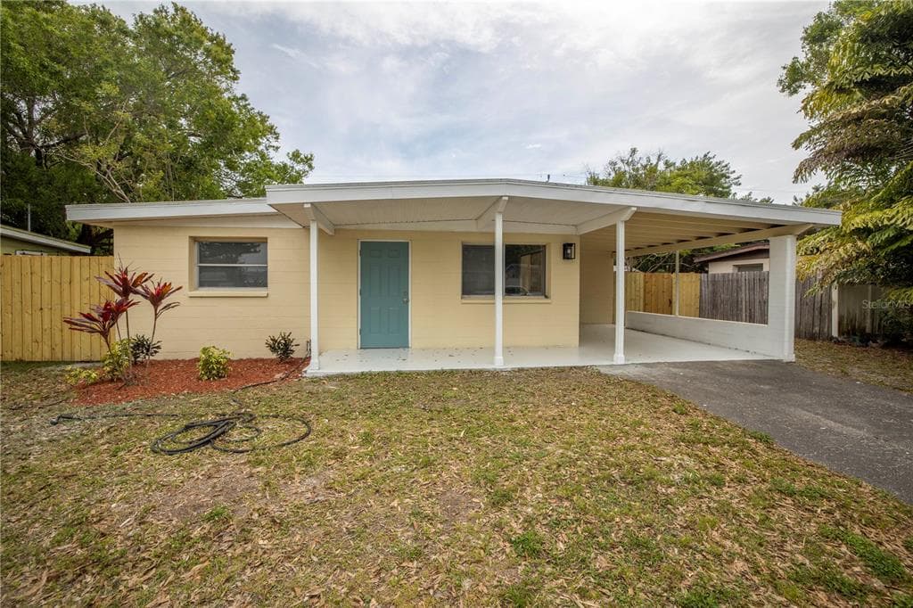 9471 PARK LAKE DRIVE N PINELLAS PARK, FL 33782