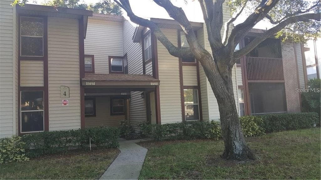 1713 HAMPTON LANE UNIT 1713 PALM HARBOR, FL 34683