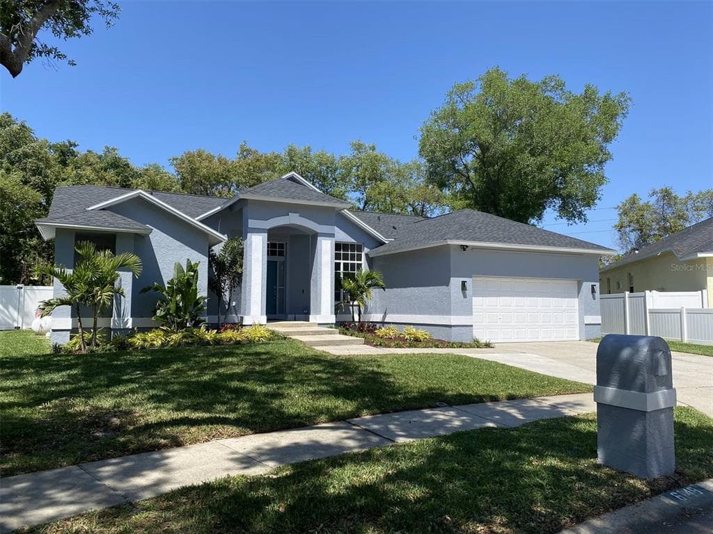 6148 BAY LAKE DRIVE N ST PETERSBURG, FL 33708