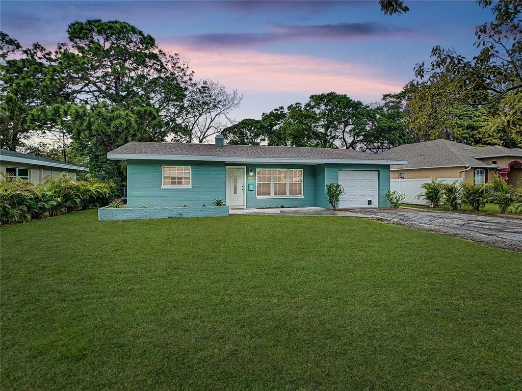 2135 DESOTO WAY S ST PETERSBURG, FL 33712