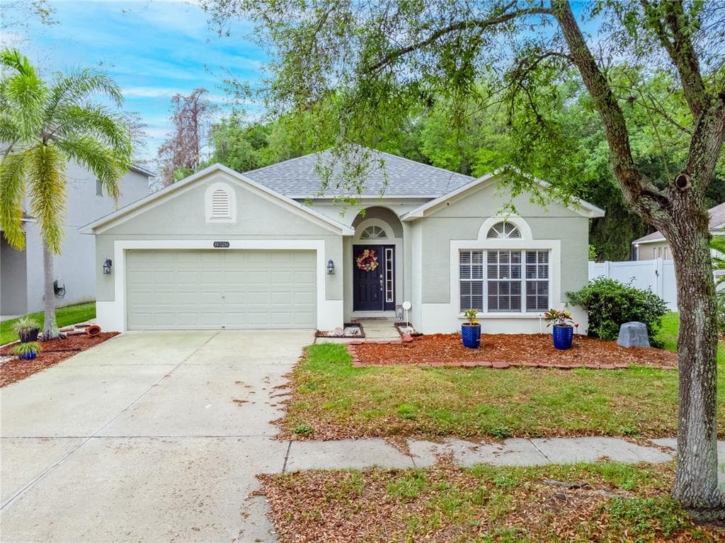 8526 CANTERBURY LAKE BOULEVARD TAMPA, FL 33619