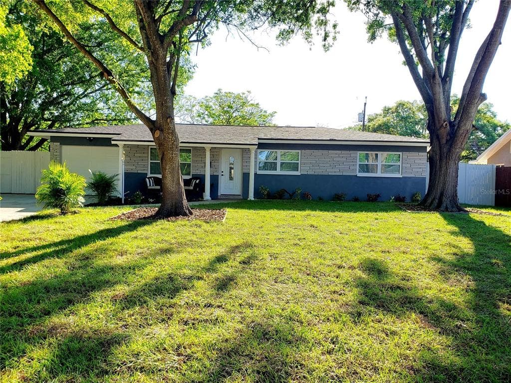 5517 KIWANIS PLACE NE ST PETERSBURG, FL 33703